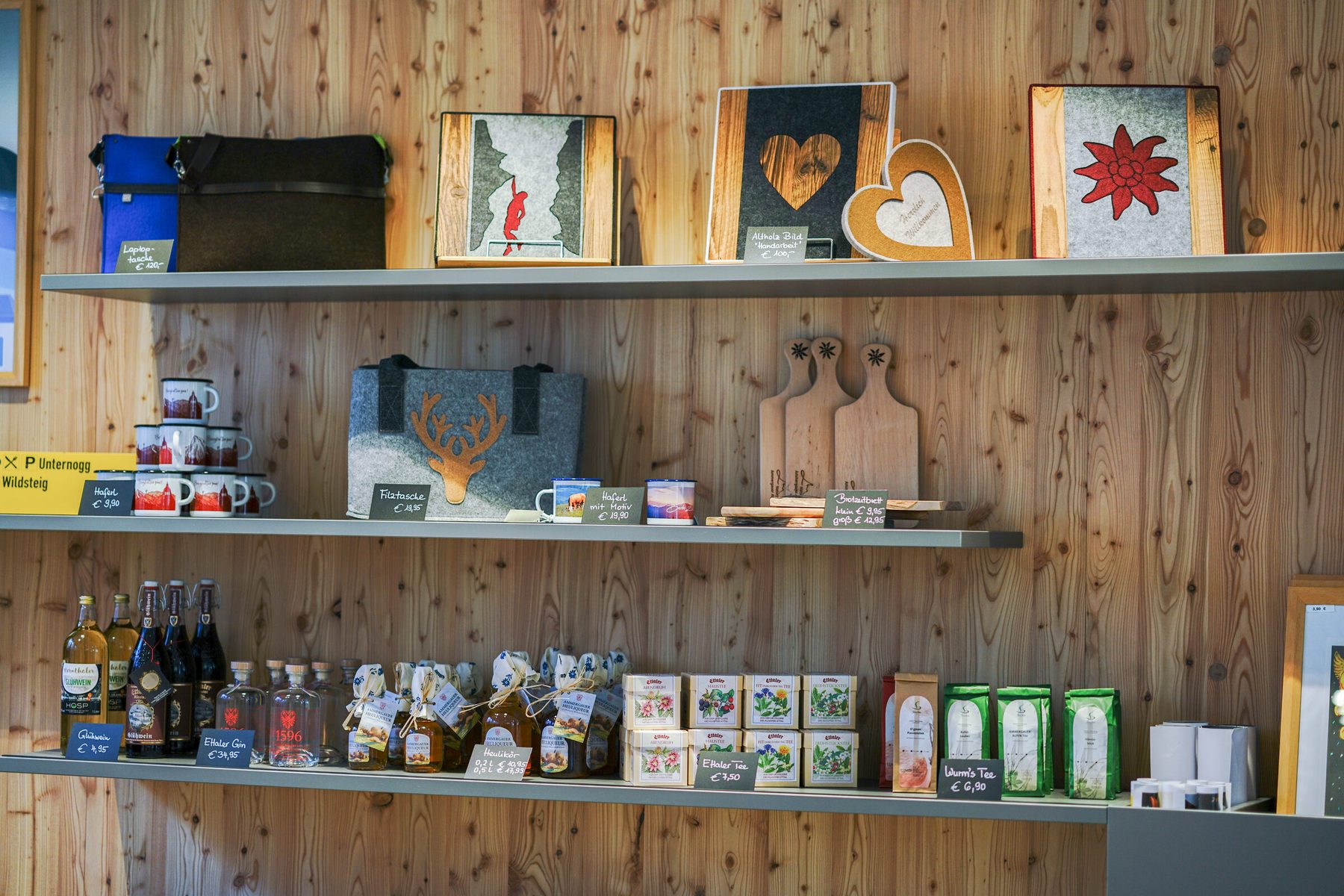 Ladenbau Oberammergau – Innenausbau öffentlicher Raum